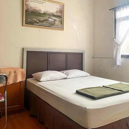 Cozy Homestay Mitra Reddoorz Bandung